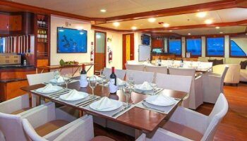 1548635501.0542_r119_Avalon Waterways Treasure of Galapagos Dining Room.png